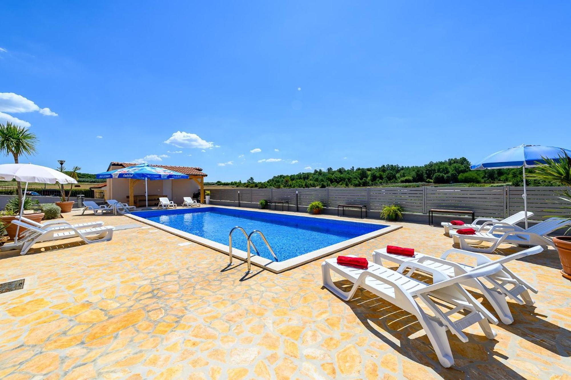 Stancija Amorozo 5 - Apartment N. 7 Porec Exterior photo