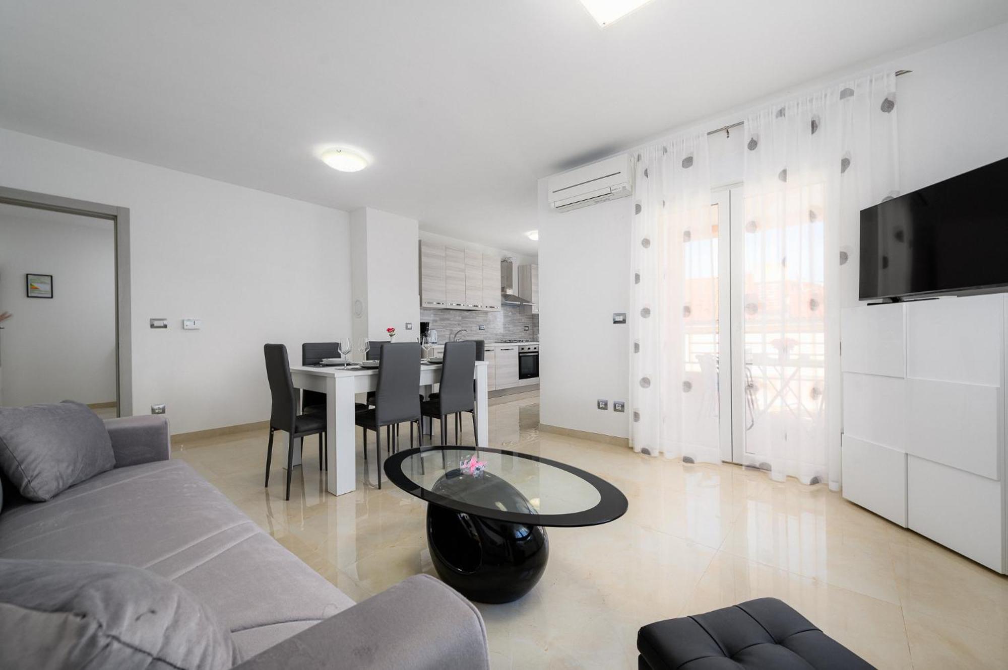 Stancija Amorozo 5 - Apartment N. 7 Porec Exterior photo